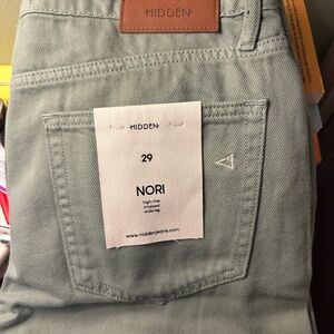Hidden Women's Green Cropped Pants